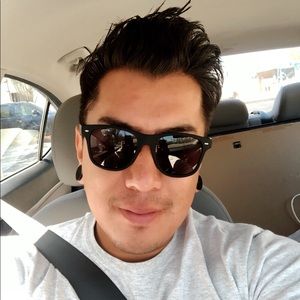 Meet your Posher, Luis